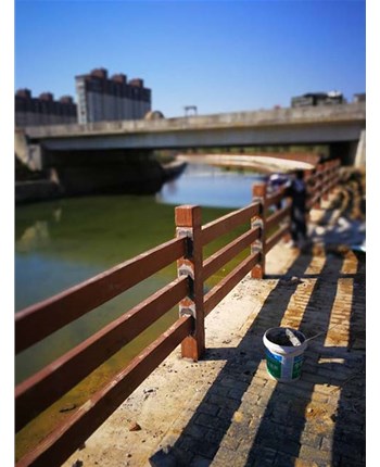 水泥仿木围栏涂装技术的重要性